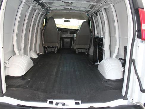 Used 2022 GMC Savana 2500 G2500 Cargo Van w/ Driver Convenience Package image 11