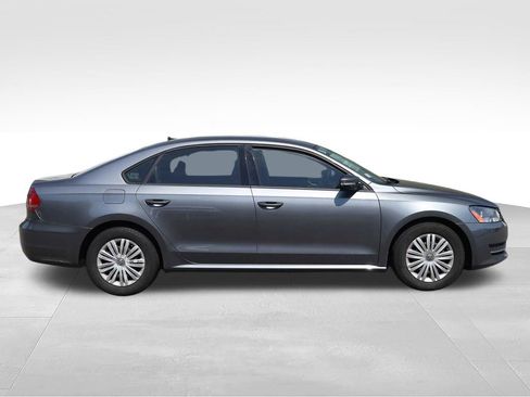 Used 2014 Volkswagen Passat 2.5 S FWD image 3