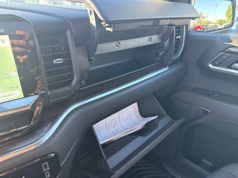 Used 2025 Chevrolet Silverado 1500 LT AWD/4WD image 18