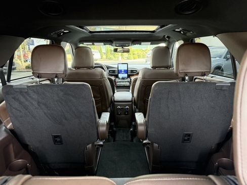 Used 2023 Ford Explorer King Ranch w/ Technology Package image 47