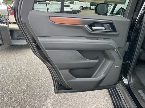 Used 2026 GMC Yukon Denali w/ Sun & Power Step Package AWD/4WD image 19