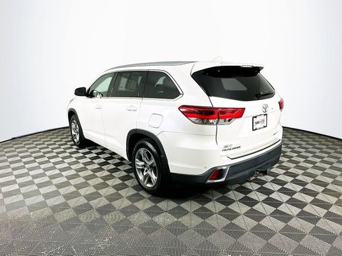 Used 2019 Toyota Highlander Limited AWD/4WD image 7