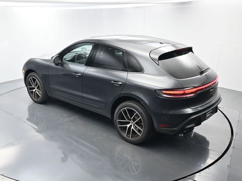 Certified 2023 Porsche Macan AWD/4WD image 33