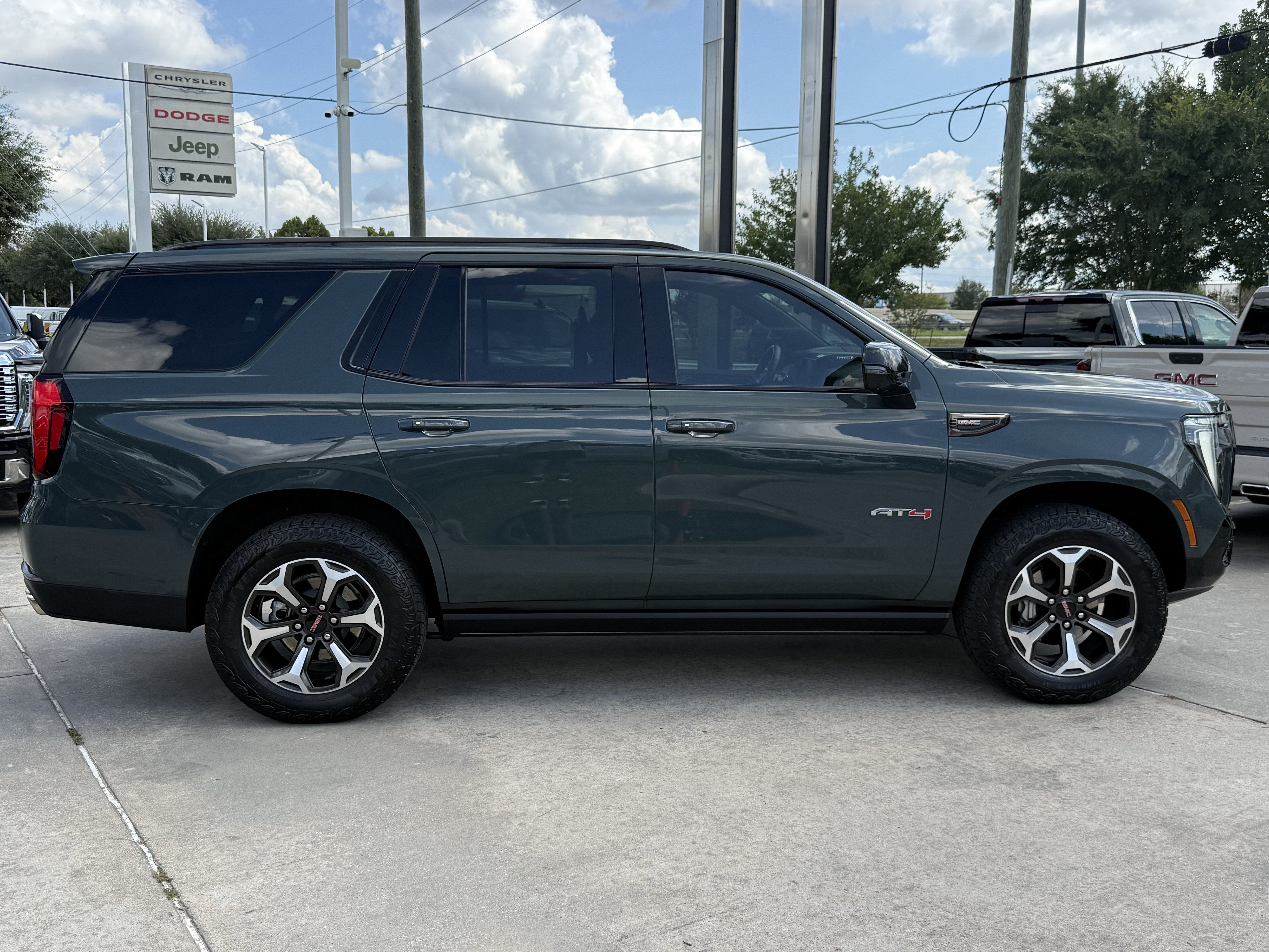 Used 2026 GMC Yukon AT4 Ultimate AWD/4WD image 3