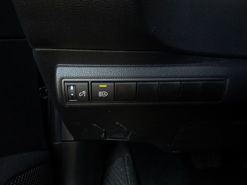 Used 2025 Toyota Corolla LE FWD image 20