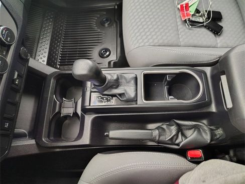 Used 2022 Toyota Tacoma SR5 image 26