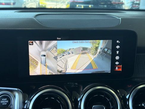 Used 2022 Mercedes-Benz GLB 250 image 19