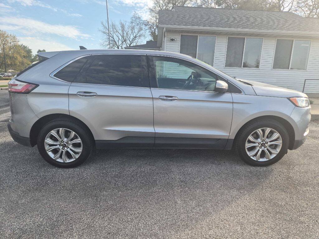 Used 2022 Ford Edge Titanium AWD/4WD image 4