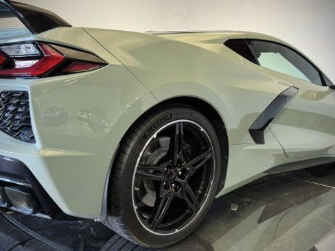 Used 2024 Chevrolet Corvette Stingray Premium Cpe w/ Z51 Performance Package RWD image 29