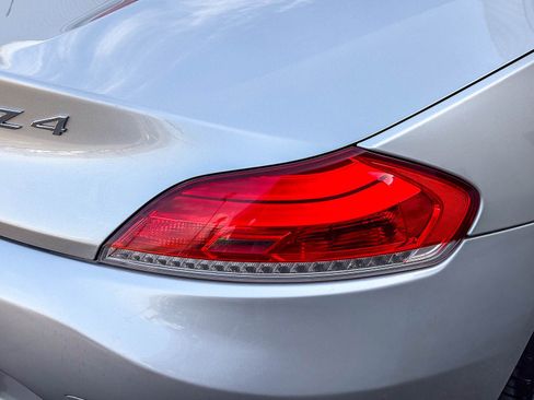 Used 2011 BMW Z4 sDrive30i RWD image 8