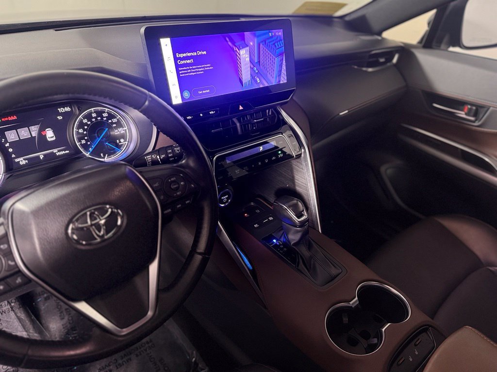 Used 2024 Toyota Venza XLE AWD/4WD image 17