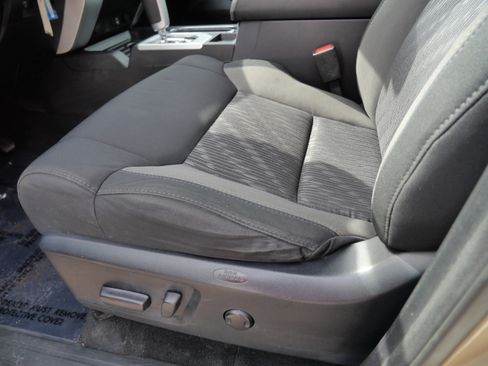 Used 2018 Toyota Tundra SR5 w/ TRD Off Road Package image 20