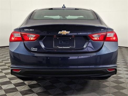 Used 2017 Chevrolet Malibu LT image 8