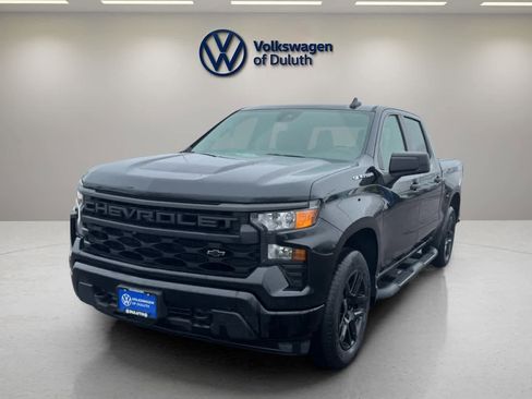 Used 2023 Chevrolet Silverado 1500 Custom image 1