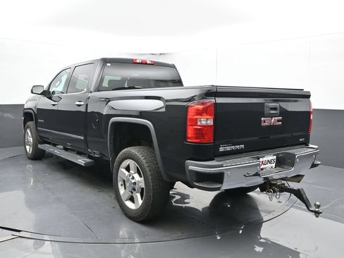 Used 2016 GMC Sierra 2500 SLT w/ Suspension Package, Off-Road AWD/4WD image 10