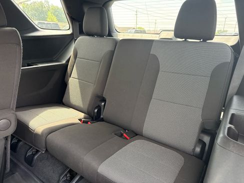 Certified 2023 Chevrolet Traverse LT FWD image 25