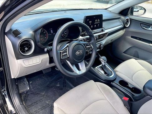 Used 2020 Kia Forte LXS FWD image 8