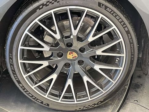Used 2024 Porsche Panamera 4 image 12