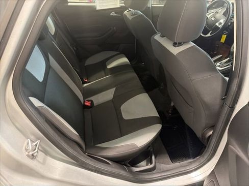 Used 2014 Ford Focus SE w/ SE Sport Package FWD image 12