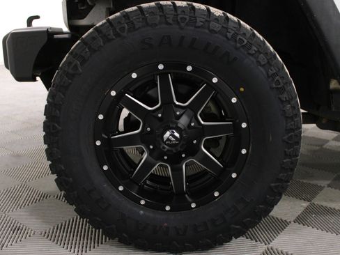 Used 2012 Jeep Wrangler Rubicon w/ PWR Convenience Group image 30