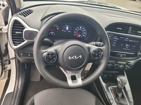 Used 2022 Kia Soul LX image 30