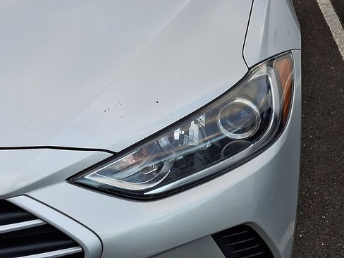 Used 2018 Hyundai Elantra SEL w/ Cargo Package image 7