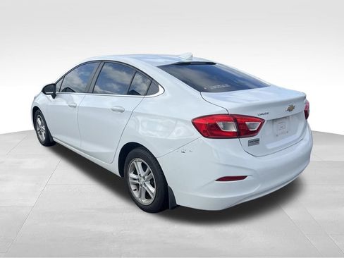 Used 2018 Chevrolet Cruze LT FWD image 6