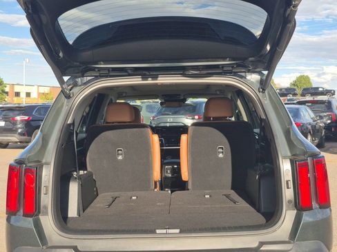 Certified 2022 Kia Sorento SX Prestige w/ Rust Color Package image 15