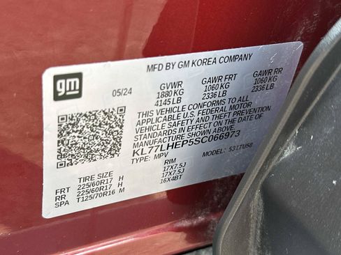 Used 2025 Chevrolet Trax LT w/ Driver Confidence Package FWD image 17