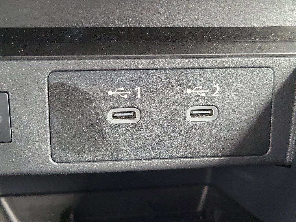 Certified 2026 Nissan Kicks SR FWD image 37