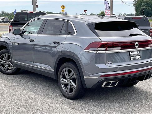 Used 2024 Volkswagen Atlas Cross Sport SEL R-Line AWD/4WD image 11
