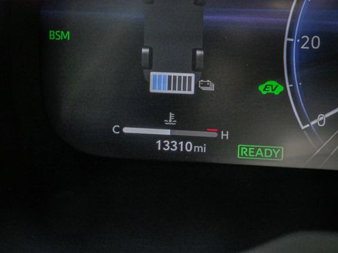 Used 2024 Toyota RAV4 Limited w/ Advanced Technology Package image 22