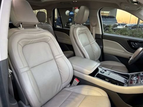Used 2022 Lincoln Aviator Reserve w/ Elements Package Plus image 12