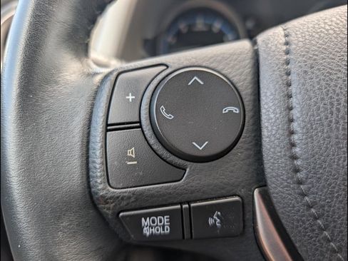 Used 2018 Toyota RAV4 XLE FWD image 14