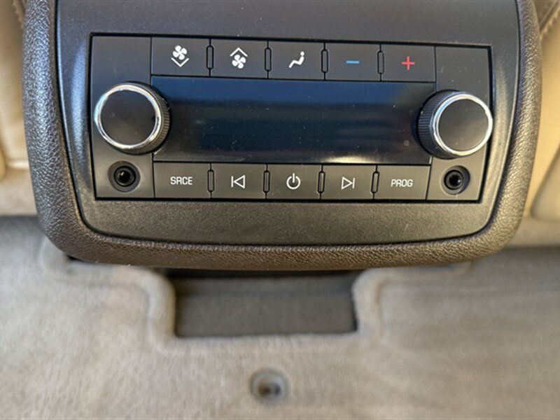 Used 2010 Buick Enclave CXL FWD image 17