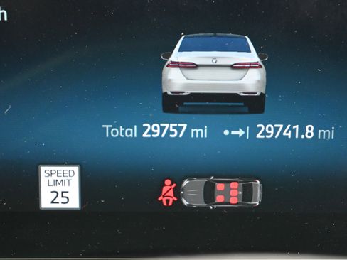 Used 2024 BMW 530i w/ Convenience Package image 23