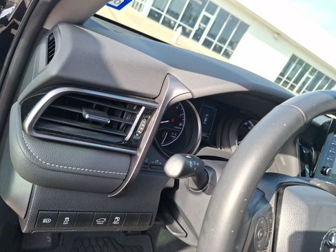 Used 2023 Toyota Camry SE image 17