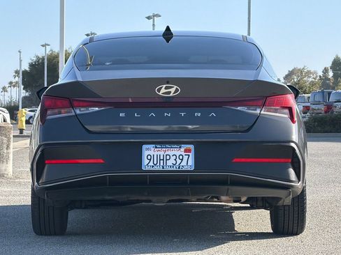 Used 2024 Hyundai Elantra SEL FWD image 5