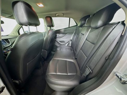 Used 2020 Buick Encore Essence FWD image 27