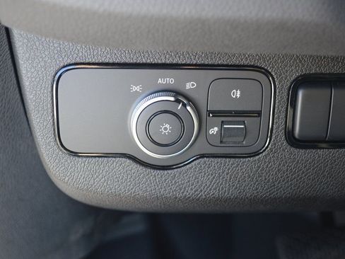 Used 2025 Mercedes-Benz Sprinter 2500 image 21