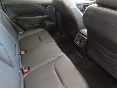 Certified 2025 Subaru Forester Limited AWD/4WD image 25