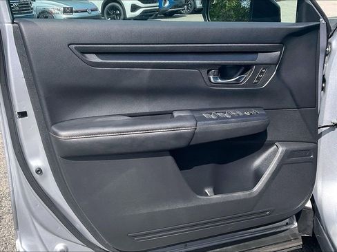 Used 2025 Honda CR-V Sport-L image 9