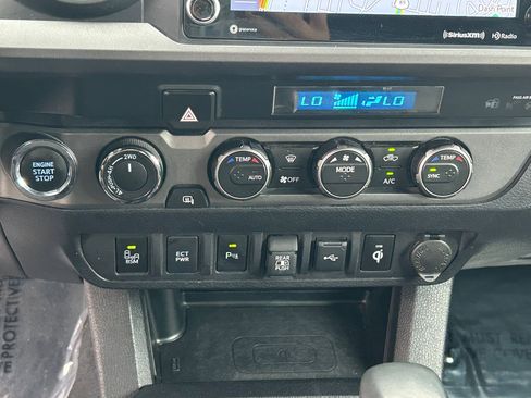 Used 2023 Toyota Tacoma TRD Off-Road w/ Advanced Technology Package AWD/4WD image 23