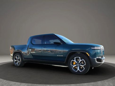 Used 2022 Rivian R1T Adventure image 10