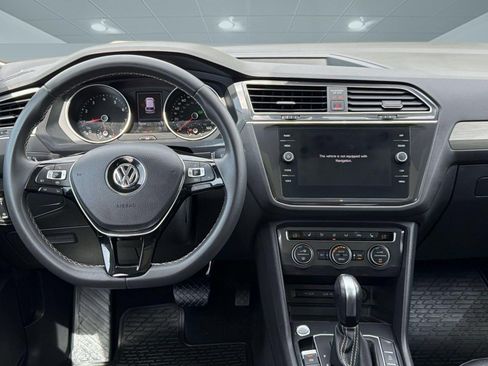 Used 2021 Volkswagen Tiguan SE FWD image 28