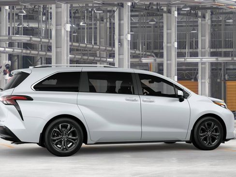 New 2026 Toyota Sienna Platinum AWD/4WD image 11