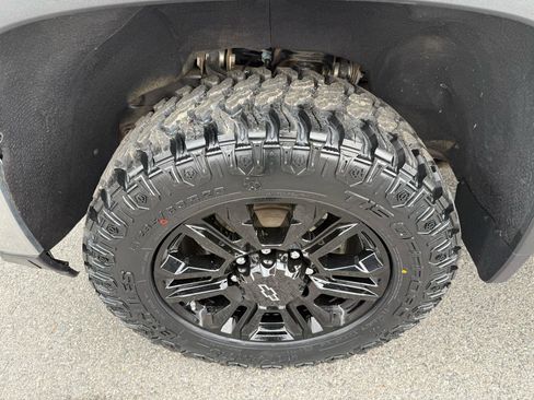 Used 2024 Chevrolet Silverado 2500 LT w/ Convenience Package image 40