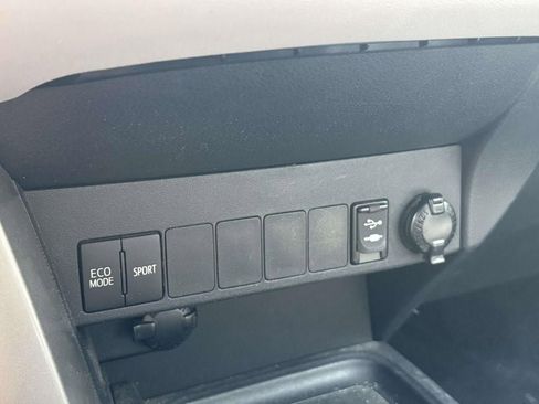 Used 2016 Toyota RAV4 XLE w/ Protection Package image 22