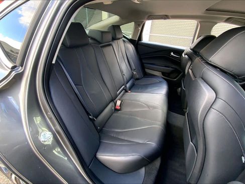 Certified 2025 Acura TLX w/ Technology Package image 17