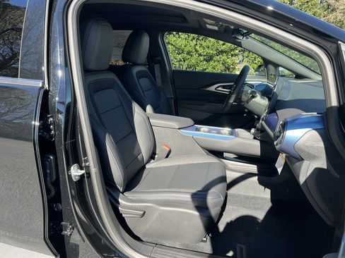 New 2026 Chevrolet Equinox EV LT image 33